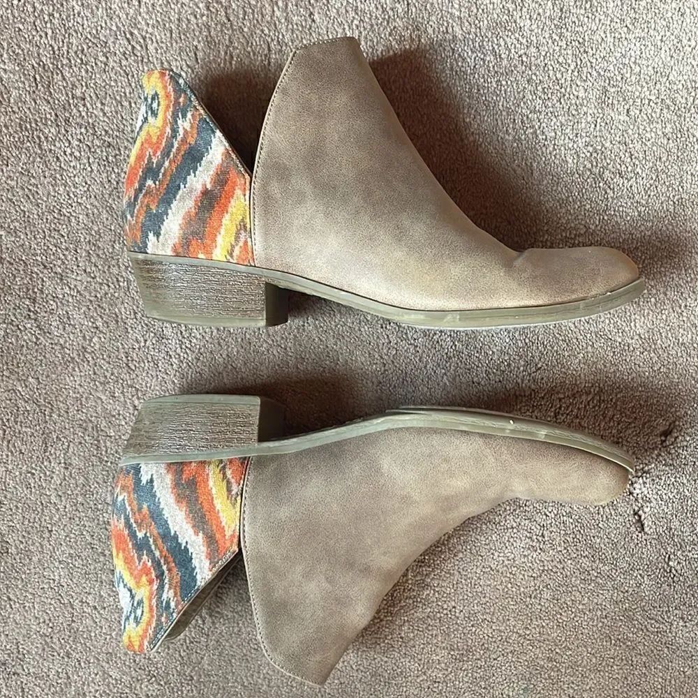 Cute Western Aztec ankle boots - Picture 9 of 12